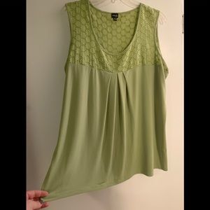 Sleeveless shirt